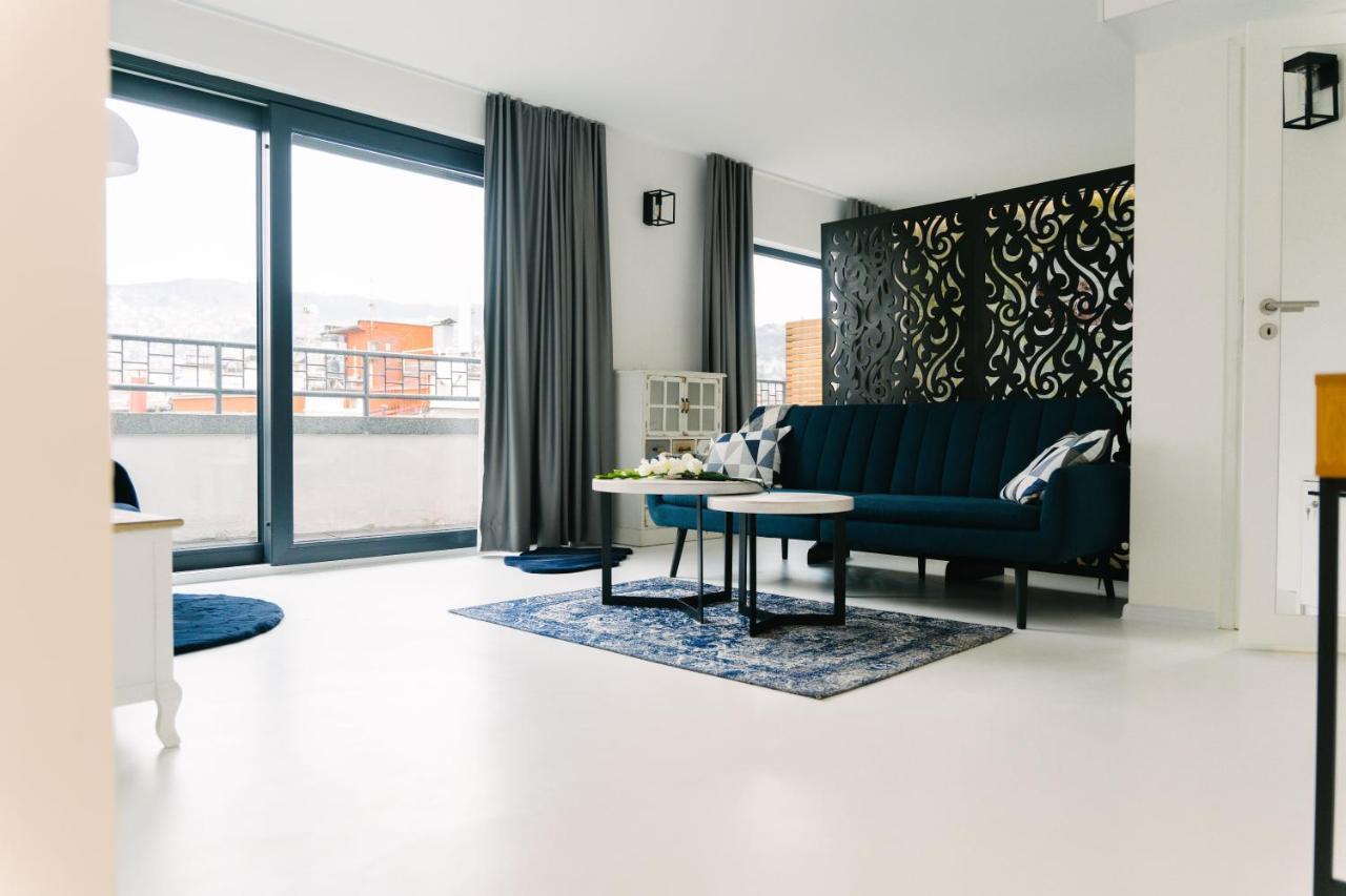 Skyline Apartment *
